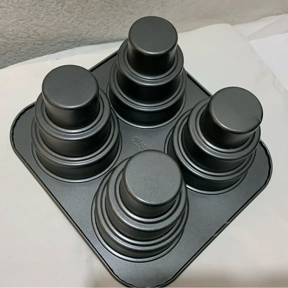 Chicago Metallic Professional Heavy Duty Multi-Tier Cake Pan Makes 4 Little Cake